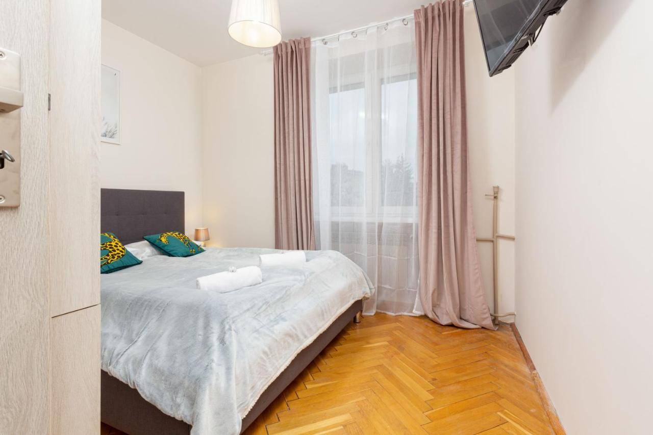City Center Apartment Elektoralna By Noclegi Renters وارسو المظهر الخارجي الصورة